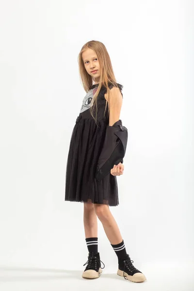 Retrato Larga Duración Una Joven Bailarina Con Pelo Castaño Largo —  Fotos de Stock