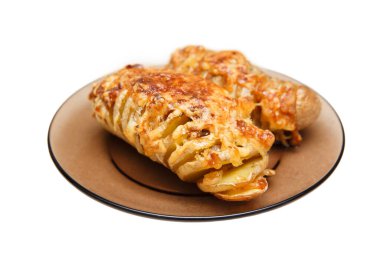 Pastırmalı ve peynirli fırında patates.