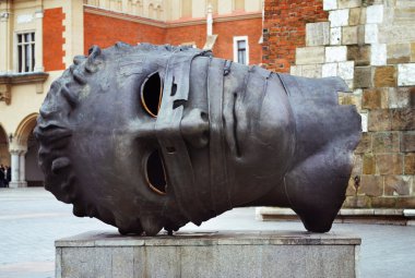 Igor mitoraj tarafından heykel