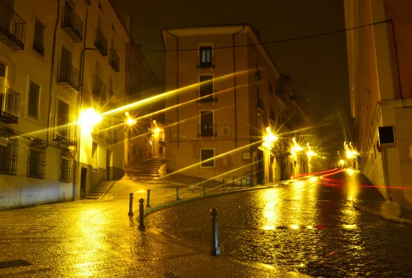 Éjszakai nézet of Cuenca festői régi tér. Spanyolország — Stock Fotó