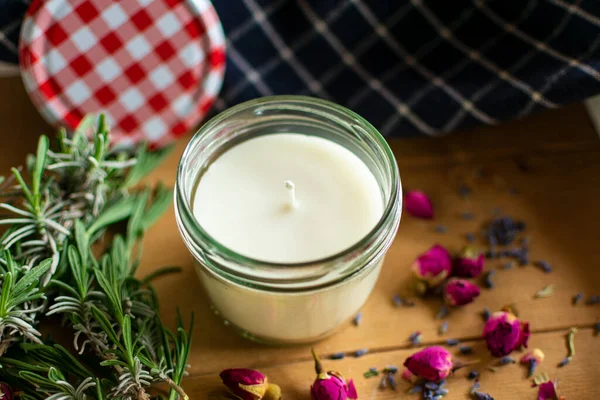 Scented Candle Lavender Scent Screw Top Jar Closeup — Stock Photo, Image