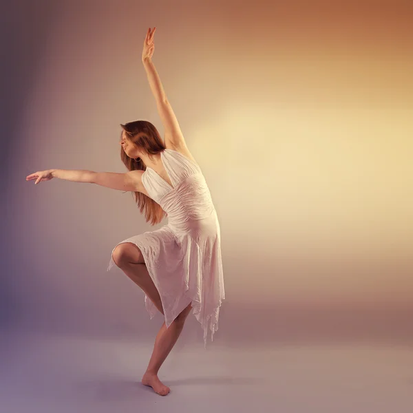 Giovane ballerina — Foto Stock