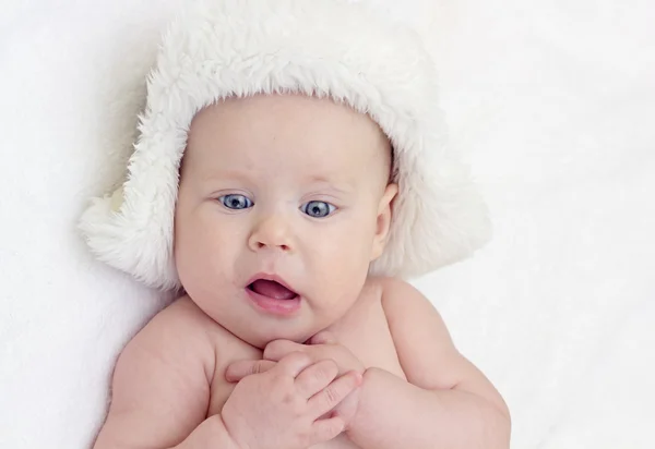 Söt baby i hatt — Stockfoto