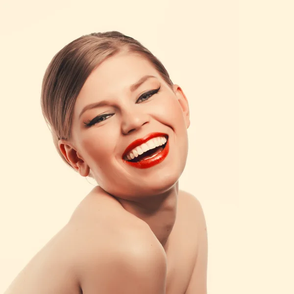 Retro-Frau mit roten Lippen — Stockfoto