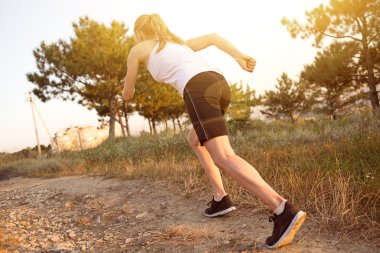 jogging yapan kadın