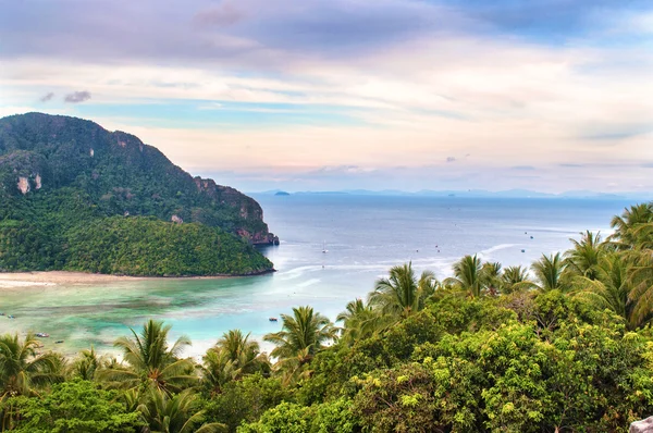 Vue sur la mer tropicale — Photo