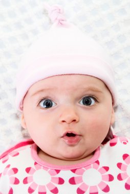 Sevimli küçük bebek. büyük bir portre