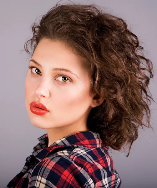 Beautiful young girl — Stock Photo, Image