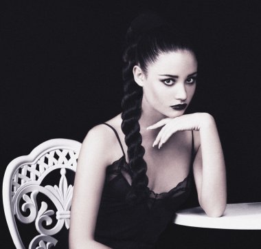 güzel genç kız iç çamaşırı