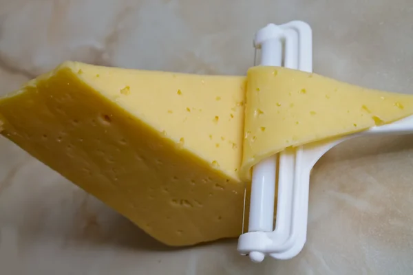 Ferramenta para cortar queijo — Fotografia de Stock