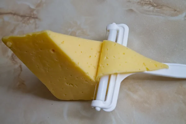 切削チーズのためのツール — ストック写真