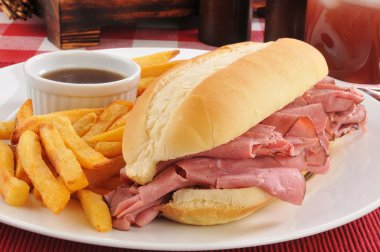 biftekli sandviç au jus