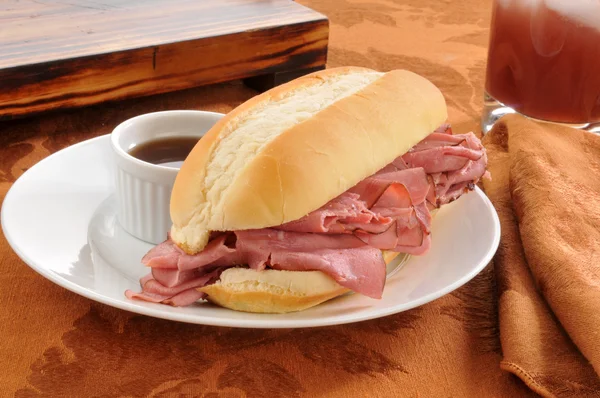 Marhahúsos szendvics — Stock Fotó