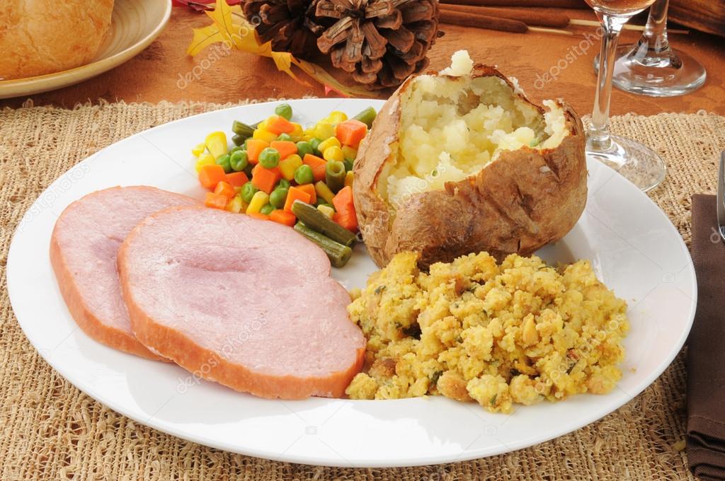 Thanksgiving ham dinner — Stock Photo © MSPhotographic 13473413