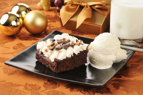 Brownie de Natal e sorvete — Fotografia de Stock