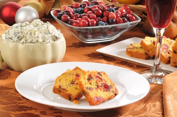 Gâteau aux fruits de Noël avec vin rouge — Photo