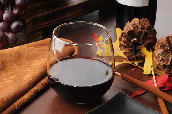 Szklanka czerwonego wina — Zdjęcie stockowe