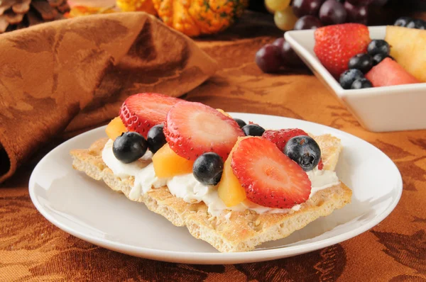 Healthy fruit canapes — Stock Photo, Image