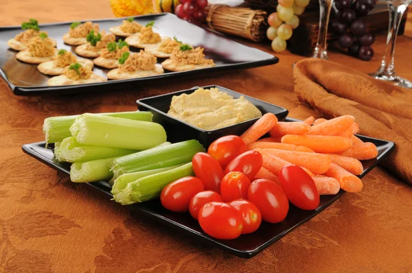 Vegetabiliska snack tallrik — Stockfoto