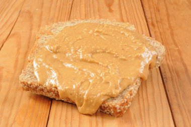 Organik fıstık ezmesi