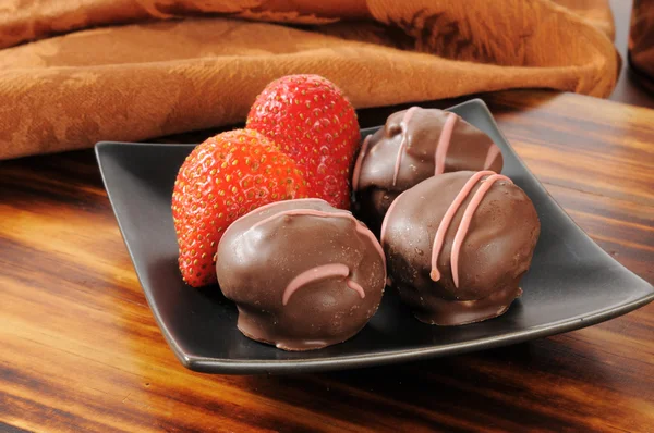 Çilekli kremalı pasta