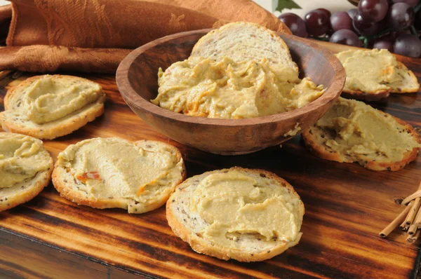 Spinach artichoke hummus — Stock Photo, Image