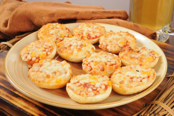 Bagels met pizza toppings — Stockfoto