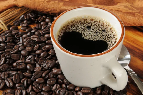 Свіжі чорна кава — стокове фото
