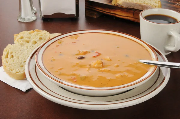 Сливочный суп с курицей — стоковое фото