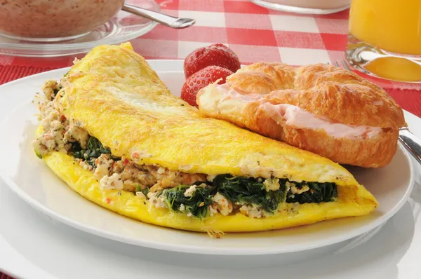 Spinach and feta cheese omelet — Stock Photo, Image