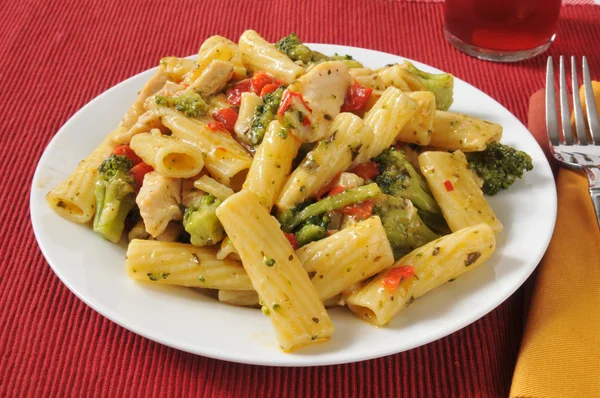 Chicken on rigatoni — Stock Photo, Image