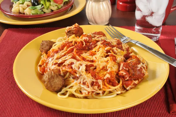 Spaghetti and meatballs — Stock Photo, Image