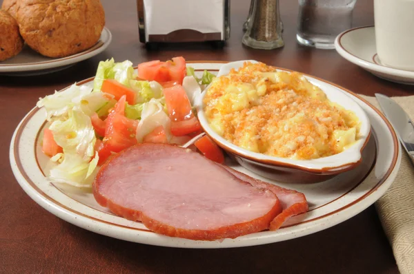 Ham diner met aardappel casserole — Stockfoto