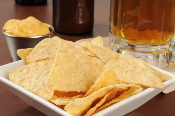 Tortilla chips and beer — Stock Photo, Image