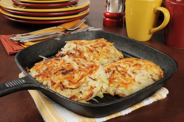 Gyllene potatis latkes — Stockfoto