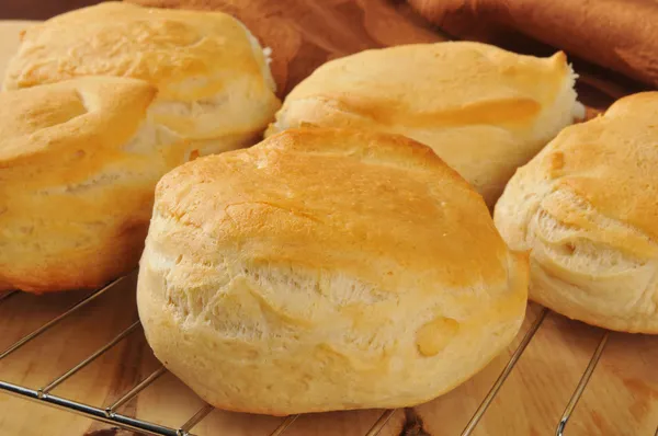 Fresh baked buttermilk biscuits — Stock Photo, Image