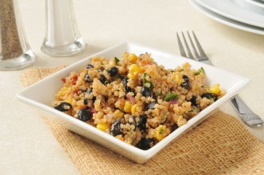 siyah fasulye ve quinoa salata