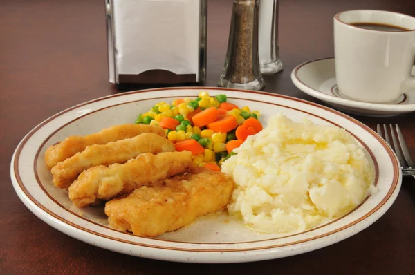 Beer battered chicken strips — Stock Photo, Image