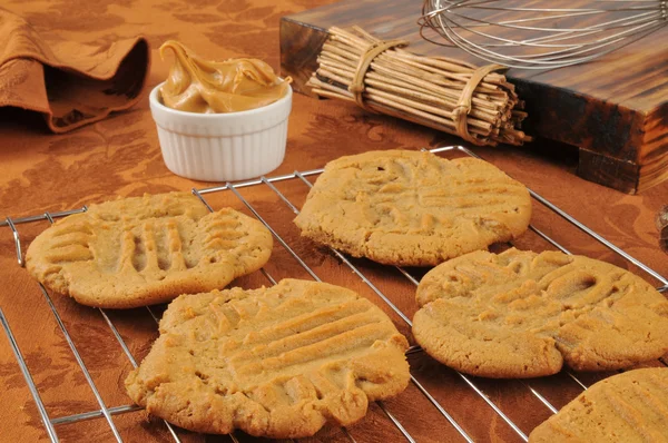 Frisch gebackene Erdnussbutter-Plätzchen — Stockfoto