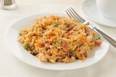 Kızarmış pirinç.