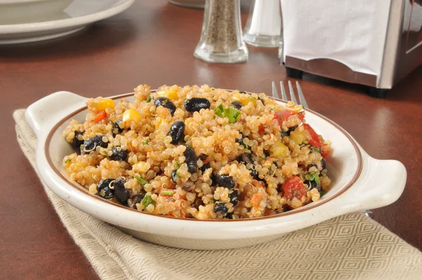 Quinoa and black bean salad — Stock Photo, Image