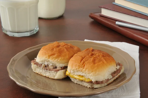 Cheeseburger sliders after school — Stock Photo, Image