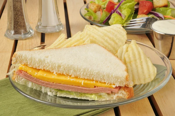 Baloney sandwich with chips — Stock Photo, Image