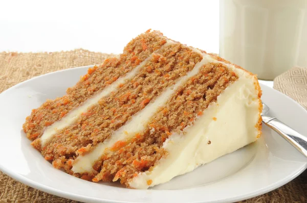 Gourmet carrot cake with a glass of milk — Stock Photo, Image