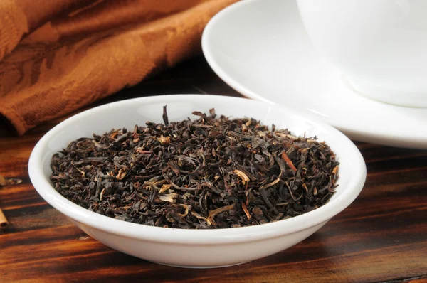 Whole leaf black tea — Stock Photo, Image