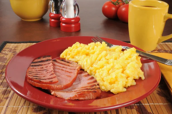 Schinken und Augratinkartoffeln — Stockfoto