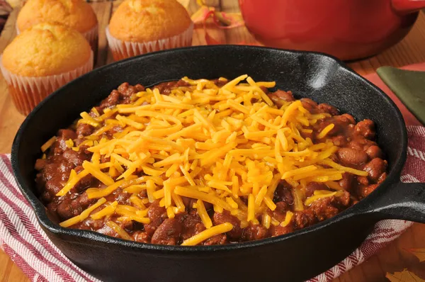 Chili in a cast iron skillet — Stock Photo, Image
