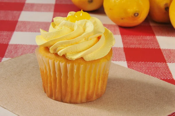 Cupcake avec glaçage au citron — Photo