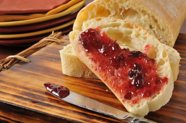 Sliced bread with jam — Stock Photo, Image