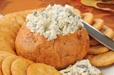 bir ekmek kase ıspanak enginar dip